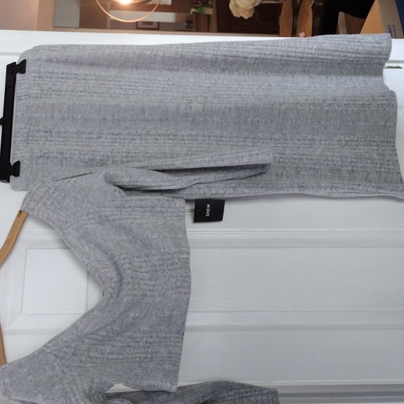 2 piece crop top and skirt - Picture 1 of 4